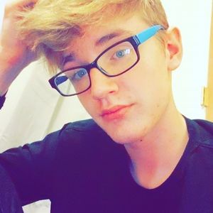 Meet your Posher, Devin